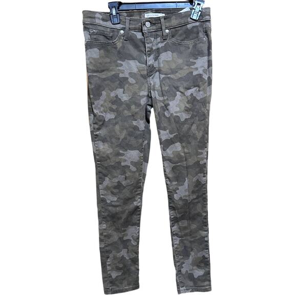 Levis 311 Shaping Skinny Jeans Womens Size 29 Green Camo Cotton Blend Streetwear - Picture 1 of 6